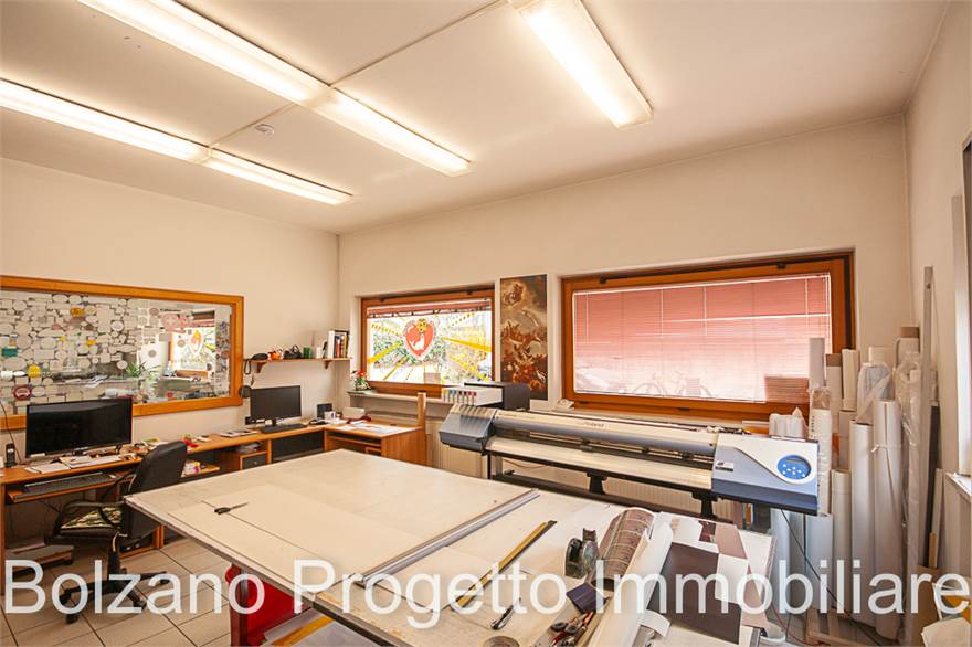 Photo 10